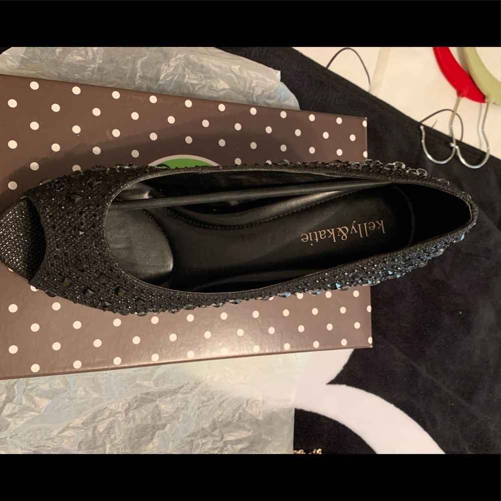 Kelly and Katie black pumps
